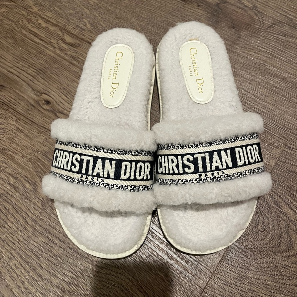Fluffy Dior sandals